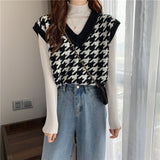 Chicmy Vintage Argyle V-Neck Knitted Sweater Vest Women Loose Sleeveless Sweater Pullover Autumn Korean Casual Oversized Knit Waistcoat