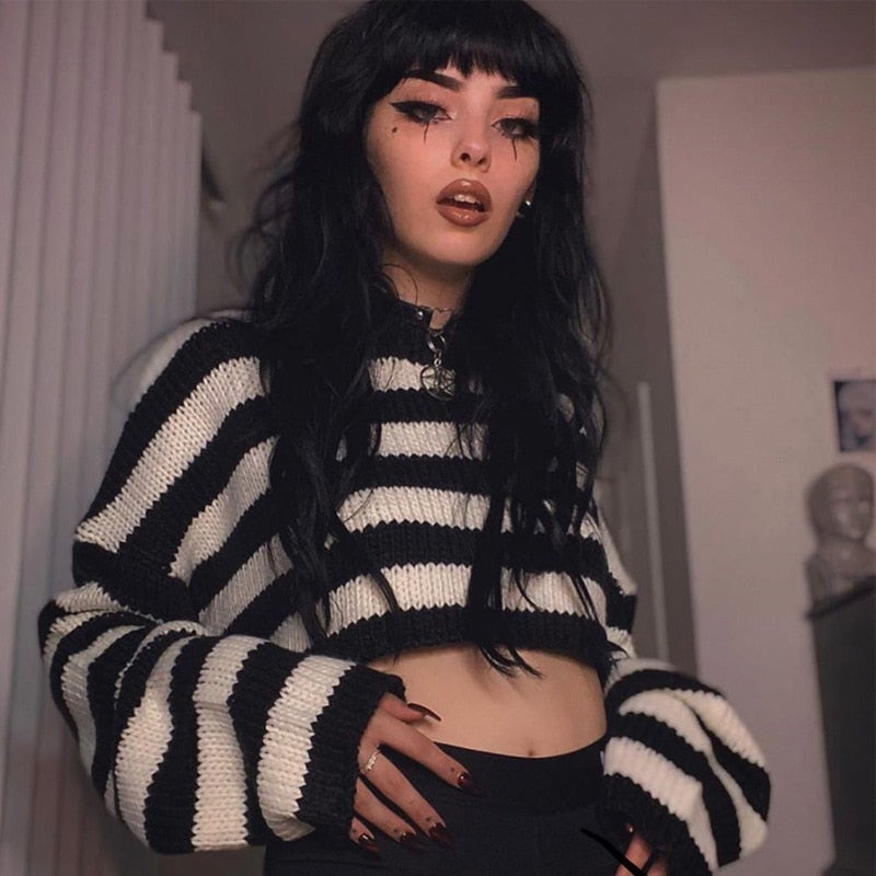 Chicmy Spring Autumn Loose Casual Women Sweater Black White Stripe Pattern Round Collar Knitted Crop Tops Fashion Style