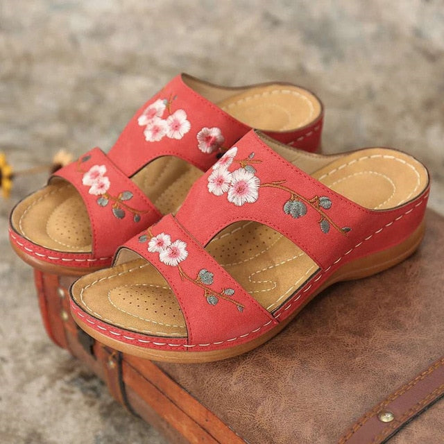 Christmas Gift Chicmy Woman Slippers Flower Platform Colorful Ethnic Flat Shoes Woman Comfortable Casual Fashion Sandals Female Summer New Hot